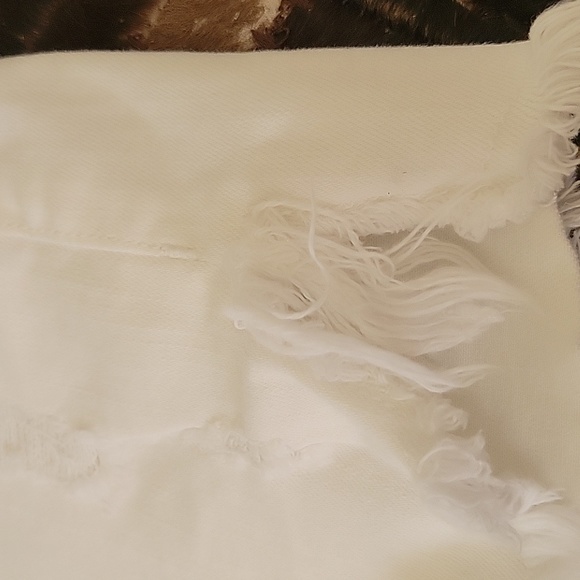 Victoria Secret High Rise, Distressed, White Denim Angel Wings Shorts Size 0 - Picture 12 of 12